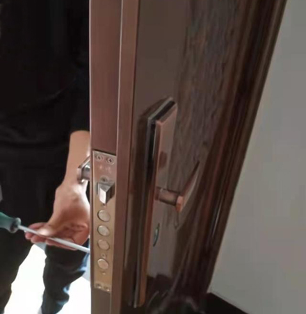 镇坪上门开锁 换锁 镇坪本地开锁公司